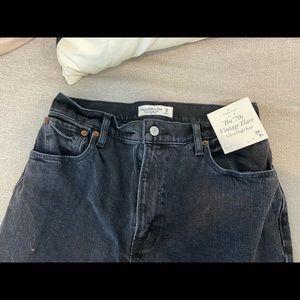 NEW WITH TAGS ABERCROMBIE 70’S VINTAGE FLARE PANTS SIZE 29 SHORT